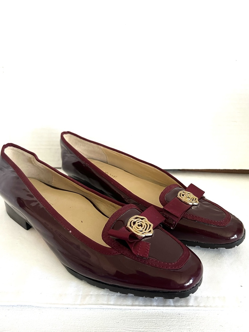 Taryn Rose Gari Flats elegant burgundy patent leather slip-on loafer Sz 8